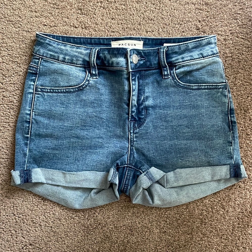 Mid-Rise Super Stretch Shortie